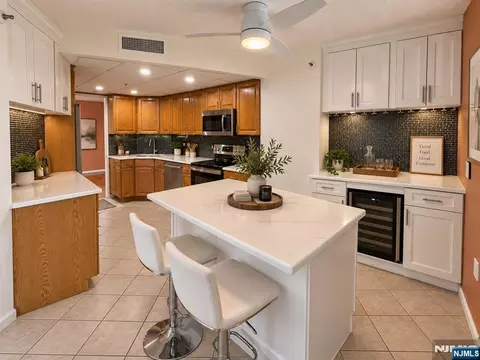 Kitchen - 245 Prospect Ave #16A, Hackensack, NJ 07601 photo 4 of 6