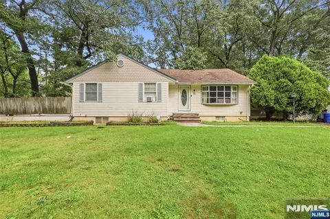 76 Page Dr, Oakland, NJ 07436