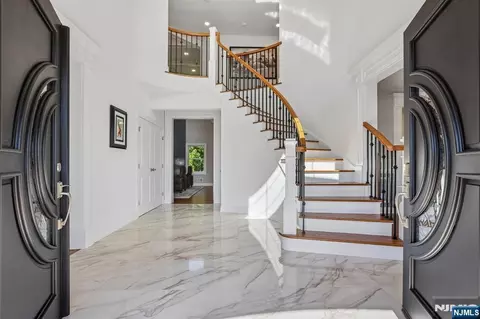 Entry Way - 10 Massola Dr, Wayne, NJ 07470 photo 1 of 6
