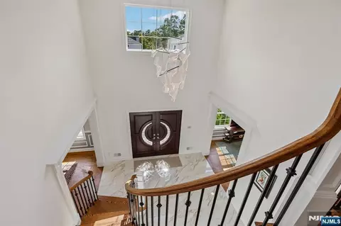 Entry Way - 10 Massola Dr, Wayne, NJ 07470 photo 5 of 6