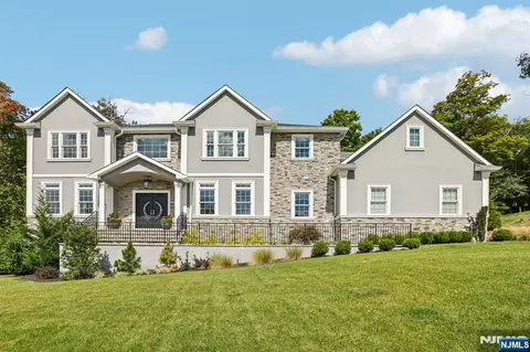 Exterior - 10 Massola Dr, Wayne, NJ 07470 photo 4 of 4