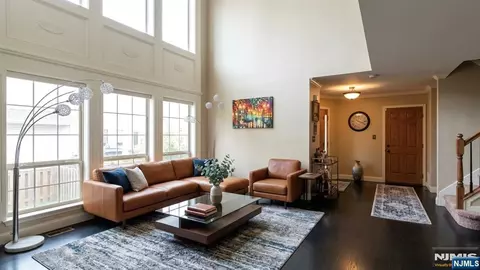 Entry Way - 175 Warbler Dr, Wayne, NJ 07470 photo 1 of 2
