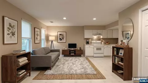 Entry Way - 175 Warbler Dr, Wayne, NJ 07470 photo 2 of 2