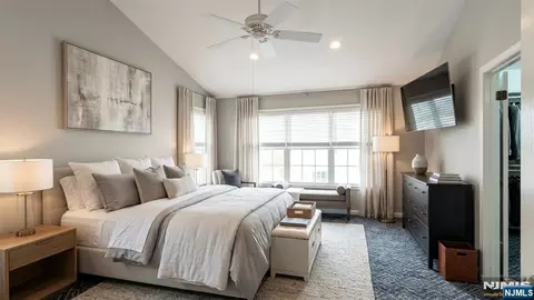 Bedroom - 175 Warbler Dr, Wayne, NJ 07470 photo 1 of 3