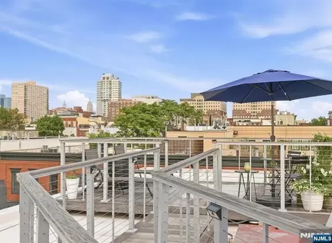102 Park Ave #4, Hoboken, NJ 07030
