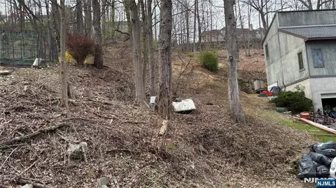 57 Ludlum Rd, Wayne, NJ 07470 photo 3
