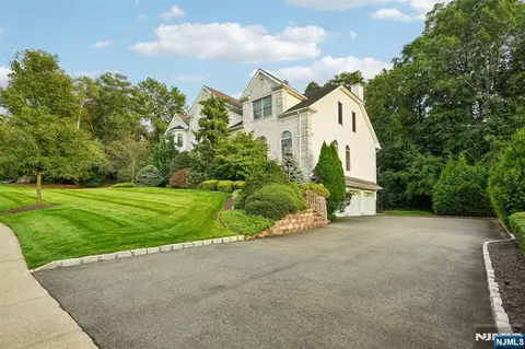 Exterior - 16 Apple Ln, Wayne, NJ 07470 photo 4 of 12