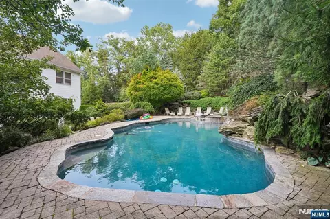 Exterior - 16 Apple Ln, Wayne, NJ 07470 photo 8 of 12