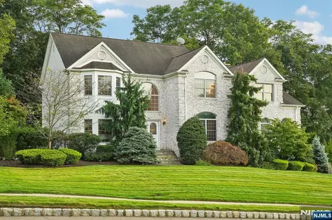 Exterior - 16 Apple Ln, Wayne, NJ 07470 photo 2 of 12