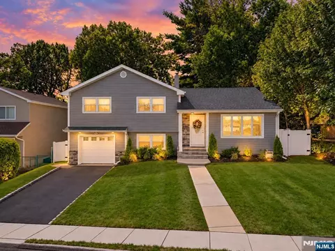 35 Bender Dr, Clifton, NJ 07013