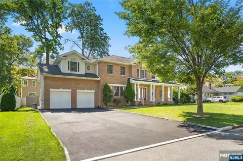 Exterior - 220 Concord Dr, Paramus, NJ 07652 photo 2 of 5