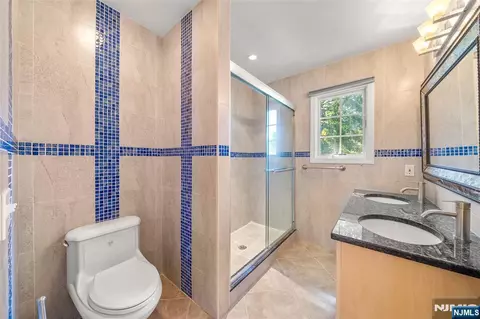 Bath - 220 Concord Dr, Paramus, NJ 07652 photo 4 of 4