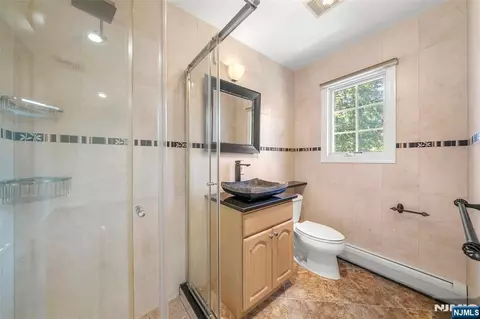 Bath - 220 Concord Dr, Paramus, NJ 07652 photo 3 of 4