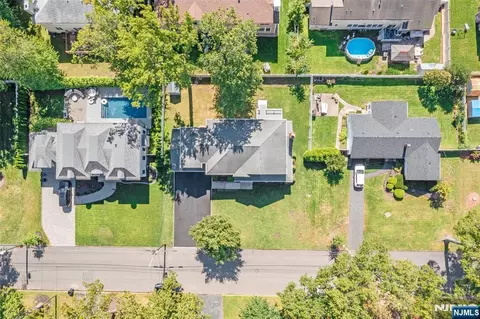View/Area - 220 Concord Dr, Paramus, NJ 07652 photo 1 of 6