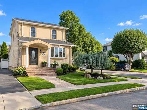 29 Devon St, North Arlington, NJ 07031