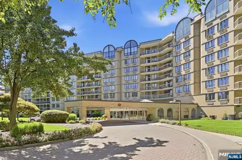 10 Smith Manor Blvd, West Orange, NJ 07052