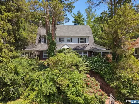157 Sussex Rd, Tenafly, NJ 07670