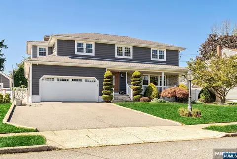 26 Rabkin Dr, Clifton, NJ 07013