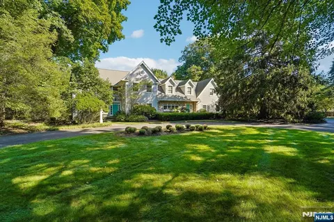 580 Brookside Ave, Allendale, NJ 07401