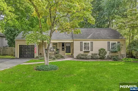 66 Nottingham Rd, Ramsey, NJ 07446
