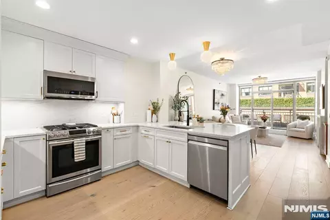 1125 Maxwell Ln #434-436, Hoboken, NJ 07030