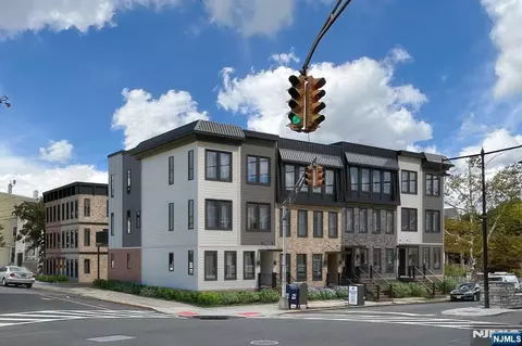 500 Davis Ave, Harrison, NJ 07029