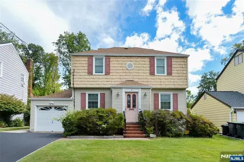 37 Lunn Ave, Bergenfield, NJ 07621