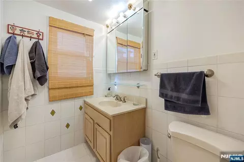 Bath - 384 Main Ave, Wallington, NJ 07057 photo 1 of 3
