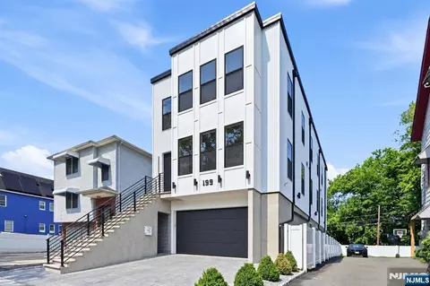 199 N Park St, East Orange, NJ 07017