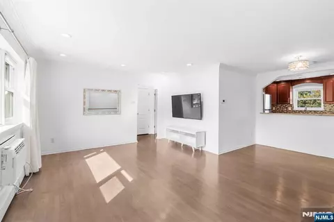 39-07 Dobrin Ct #3907B, Fair Lawn, NJ 07410