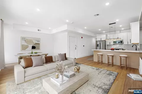 1001 Summit Ave #3, Jersey City, NJ 07307