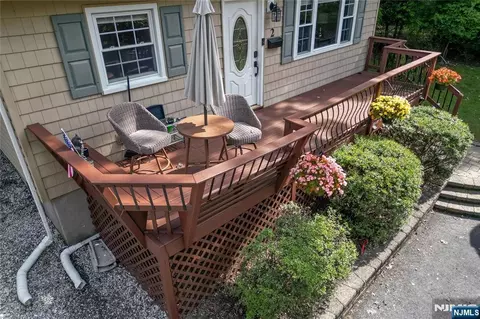 Exterior - 2 Crow Trl, Wayne, NJ 07470 photo 2 of 10