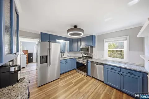 Kitchen - 2 Crow Trl, Wayne, NJ 07470 photo 1 of 2