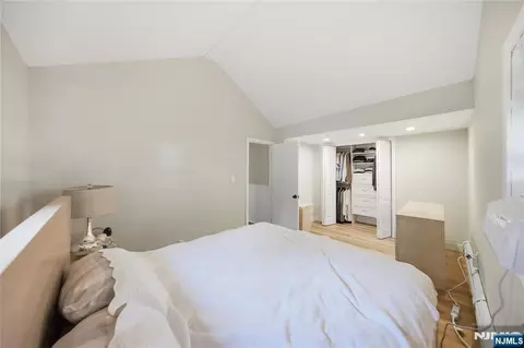 Bedroom - 2 Crow Trl, Wayne, NJ 07470 photo 4 of 6