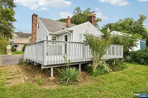 Exterior - 6 Summit Ave, Waldwick, NJ 07463 photo 7 of 13