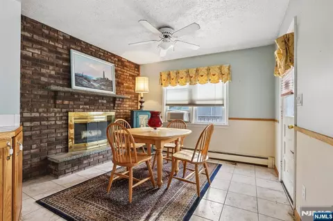 Dining - 6 Summit Ave, Waldwick, NJ 07463 photo 1 of 4