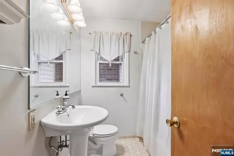 Bath - 6 Summit Ave, Waldwick, NJ 07463 photo 1 of 2