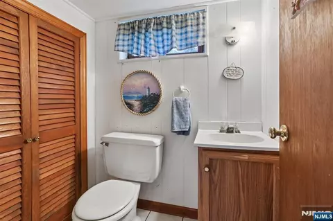 Bath - 6 Summit Ave, Waldwick, NJ 07463 photo 2 of 2
