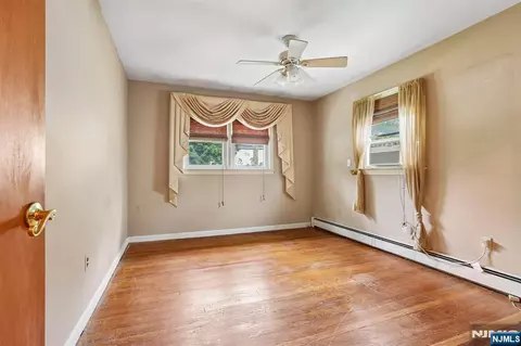 Bedroom - 6 Summit Ave, Waldwick, NJ 07463 photo 1 of 4