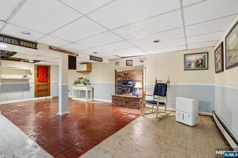 Entry Way - 6 Summit Ave, Waldwick, NJ 07463 photo 6 of 6