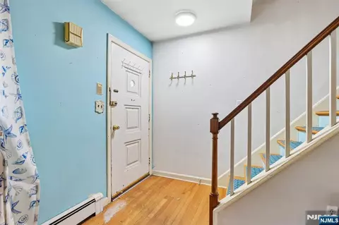 Entry Way - 6 Summit Ave, Waldwick, NJ 07463 photo 2 of 6