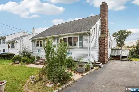 Exterior - 6 Summit Ave, Waldwick, NJ 07463 photo 2 of 13