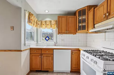 Kitchen - 6 Summit Ave, Waldwick, NJ 07463 photo 2 of 4