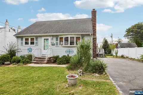 Exterior - 6 Summit Ave, Waldwick, NJ 07463 photo 3 of 13
