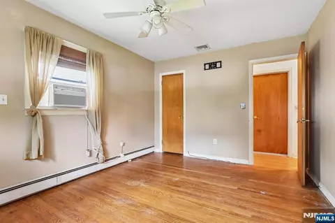Bedroom - 6 Summit Ave, Waldwick, NJ 07463 photo 3 of 4