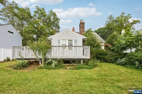 Exterior - 6 Summit Ave, Waldwick, NJ 07463 photo 8 of 13