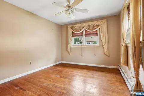 Bedroom - 6 Summit Ave, Waldwick, NJ 07463 photo 2 of 4