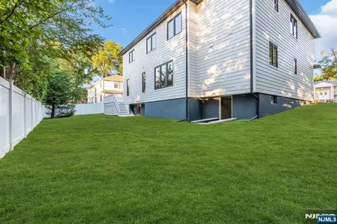 Exterior - 515 Salem St, Paramus, NJ 07652 photo 5 of 6