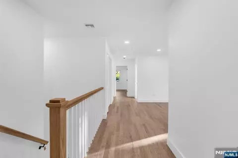 Entry Way - 515 Salem St, Paramus, NJ 07652 photo 5 of 6