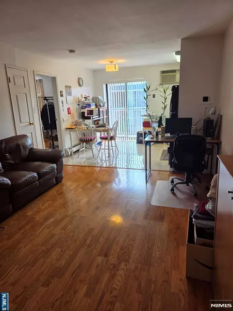 201 12th St #15, Palisades Park, NJ 07650